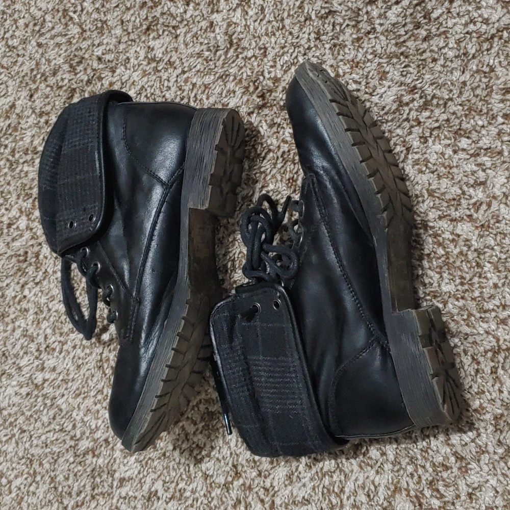 Black Lace- Up Ankle Boots with Plaid Cuff Women's Size 6